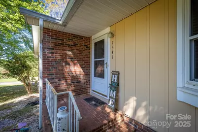 1341 36th Avenue Drive NE, Hickory, NC 28601 - Photo 4