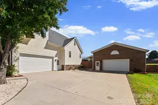 895 E Monbo Rd, Statesville, NC 28677 - Photo 4