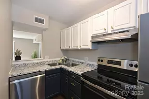 951 Hollywood St, Charlotte, NC 28211 - Photo 12