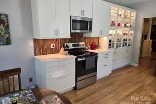 9520 Glenwater Dr, Charlotte, NC 28262 - Photo 10