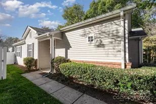 9116 Meadowmont View Dr, Charlotte, NC 28269 - Photo 2