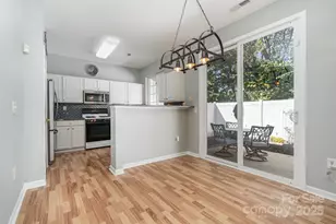 9116 Meadowmont View Dr, Charlotte, NC 28269 - Photo 6