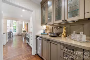 2611 Forest Dr, Charlotte, NC 28211 - Photo 8