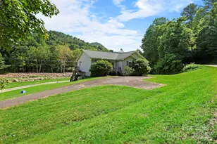 31 Barlow Rd, Elk Park, NC 28622 - Photo 2