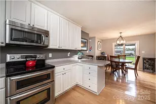 1472 Sweetbriar Ln, Hickory, NC 28602 - Photo 20