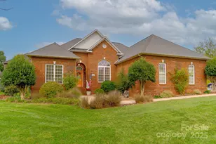 811 4th St NE, Conover, NC 28613 - Photo 1