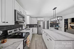 464 Hidden Lake Dr, York, SC 29745 - Photo 10