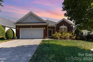 881 Platinum Dr, Fort Mill, SC 29708 - Photo 2