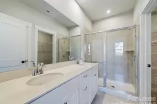 9525 Munsing Dr, Charlotte, NC 28269 - Photo 6