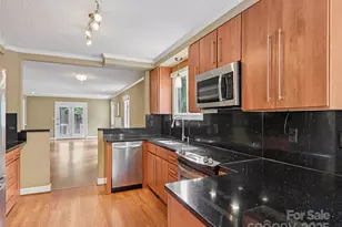 102 Glenbrook Dr, Hendersonville, NC 28739 - Photo 16