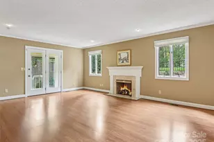 102 Glenbrook Dr, Hendersonville, NC 28739 - Photo 8