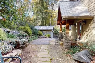 811 Hemlock Dr, Newland, NC 28657 - Photo 42