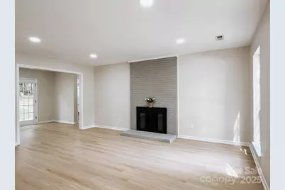 2105 Killarney Place, Charlotte, NC 28262 - Photo 4