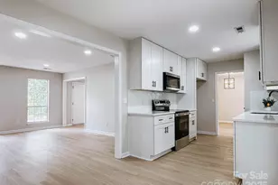 2105 Killarney Pl, Charlotte, NC 28262 - Photo 10