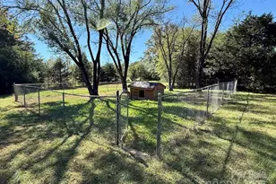 1054 Sandy Springs Rd, Rutherfordton, NC 28139 - Photo 30