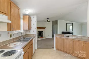 41 Little Hungry Rd, Hendersonville, NC 28792 - Photo 10