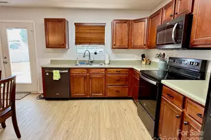 3455 Table Rock Dr, Gastonia, NC 28052 - Photo 4