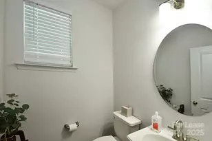 2046 McDonald Dr, Charlotte, NC 28216 - Photo 6