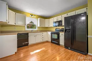 40 Sagebrush Cir, Etowah, NC 28729 - Photo 8