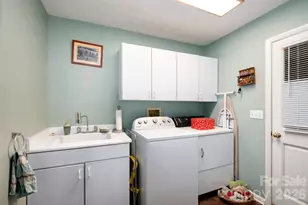 481 Overlook Dr, Mars Hill, NC 28754 - Photo 22