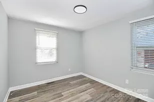 2921 Ravencroft Dr, Charlotte, NC 28208 - Photo 6