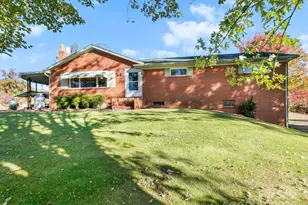 11 Aloha Cir, Candler, NC 28715 - Photo 2