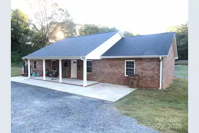 495 S Government Street, Lincolnton, NC 28092 - Photo 2