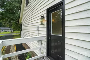 3921 Lake Rd, Charlotte, NC 28269 - Photo 34