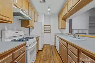 84 W Walnut St, Asheville, NC 28801 - Photo 10