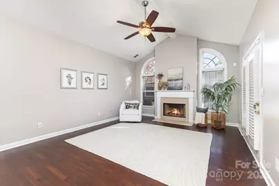 8572 Highland Glen Drive, Charlotte, NC 28269 - Photo 2