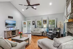 6 Wagon Trce, Flat Rock, NC 28731 - Photo 2