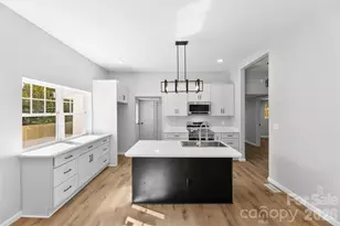 1000 Caldwell St, Statesville, NC 28677 - Photo 2