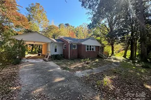 137 Birchwood Dr, Charlotte, NC 28214 - Photo 2