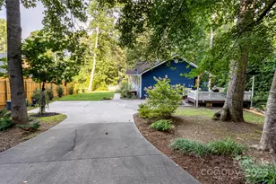 608 Hiawassee Ave, Black Mountain, NC 28711 - Photo 2