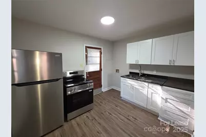 2921 Coronet Way, Charlotte, NC 28208 - Photo 4