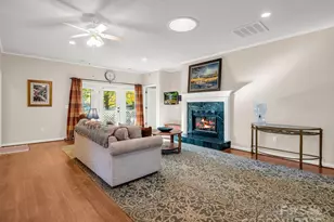 276 Cambridge Dr, Brevard, NC 28712 - Photo 4