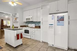 276 Cambridge Dr, Brevard, NC 28712 - Photo 10