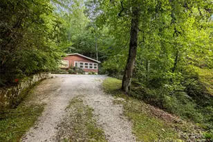 812 Crab Creek Rd, Hendersonville, NC 28739 - Photo 22
