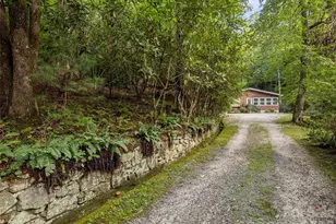 812 Crab Creek Rd, Hendersonville, NC 28739 - Photo 20