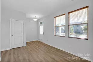 9518 Harvard Oak Ct, Charlotte, NC 28269 - Photo 4