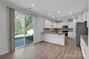 9518 Harvard Oak Ct, Charlotte, NC 28269 - Photo 12