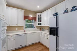 1085 Pinecrest Dr, Rock Hill, SC 29732 - Photo 14