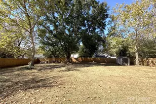 2015 Bantry Ln, Charlotte, NC 28262 - Photo 26