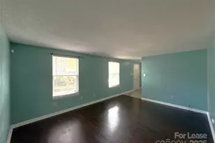 2015 Bantry Ln, Charlotte, NC 28262 - Photo 2