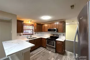 2015 Bantry Ln, Charlotte, NC 28262 - Photo 8