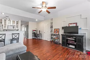 529 N Graham St, Charlotte, NC 28202 - Photo 2