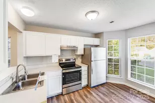 1626 Oakdale Green Dr, Charlotte, NC 28216 - Photo 4