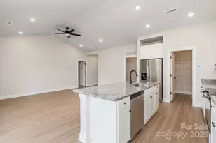 4032 Bolo Dr, Charlotte, NC 28215 - Photo 10