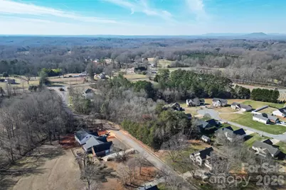 1625 Summerlin Place, Newton, NC 28658 - Photo 4