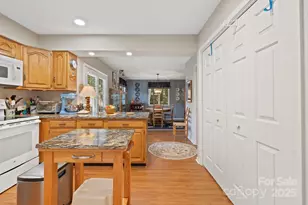 404 Water Oak Ln, Hendersonville, NC 28791 - Photo 8